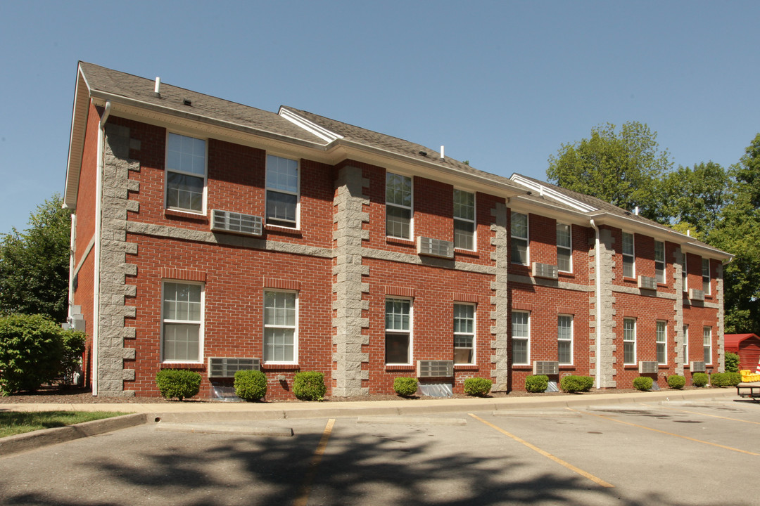 Serenity Court Apartments in Louisville, KY - Foto de edificio