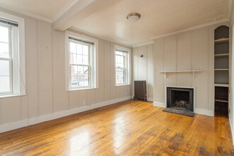 85 Myrtle St in Boston, MA - Building Photo - Building Photo