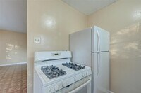 5220 Chapman St photo'