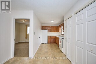 20-20 Kingsway in Welland, ON - Building Photo - Building Photo