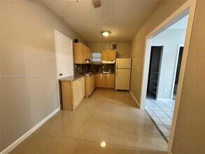5781 NW 192nd St, Unit A in Hialeah, FL - Building Photo - Building Photo