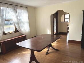 18 Fleetwood Ave in Bethel, CT - Building Photo - Building Photo