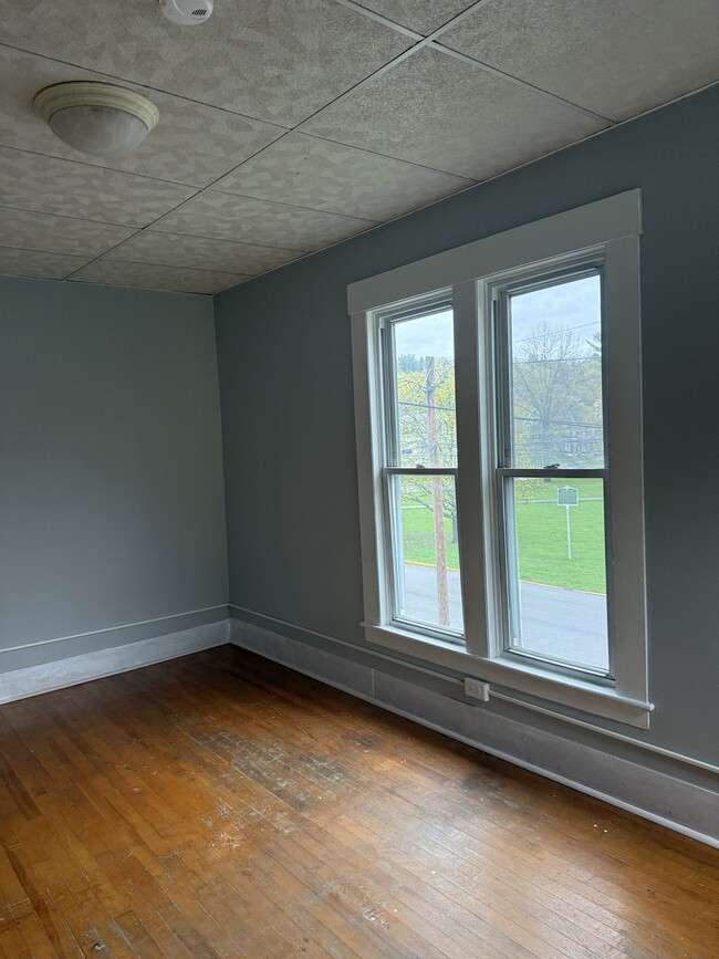 4 Park St, Unit Apt 2
