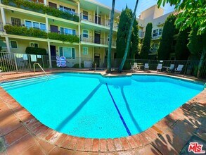 11670 W Sunset Blvd in Los Angeles, CA - Building Photo - Building Photo