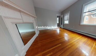 65 Dane St, Unit 8 in Somerville, MA - Foto de edificio - Building Photo