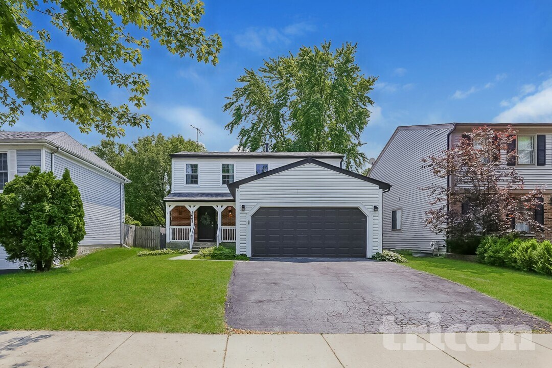 1665 Trafalgar Ln in Aurora, IL - Building Photo