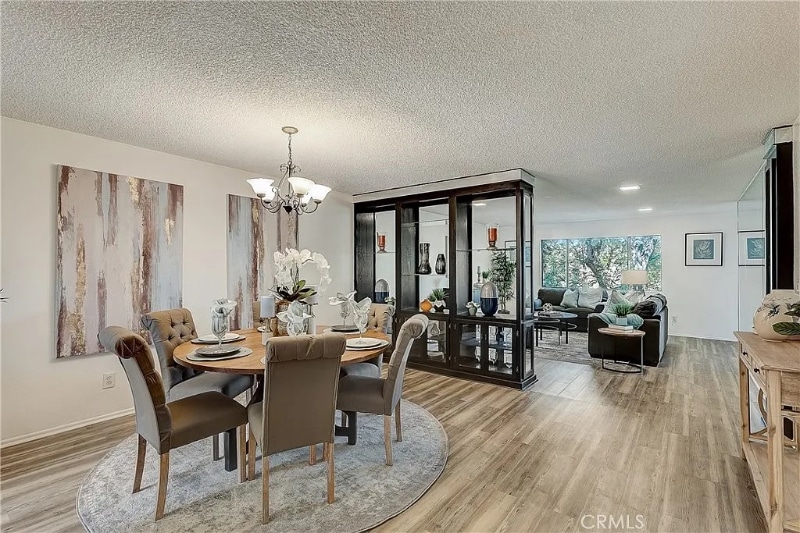 1935 Alpha Rd in Glendale, CA - Foto de edificio