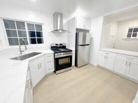 2740 Easy Ave in Long Beach, CA - Building Photo