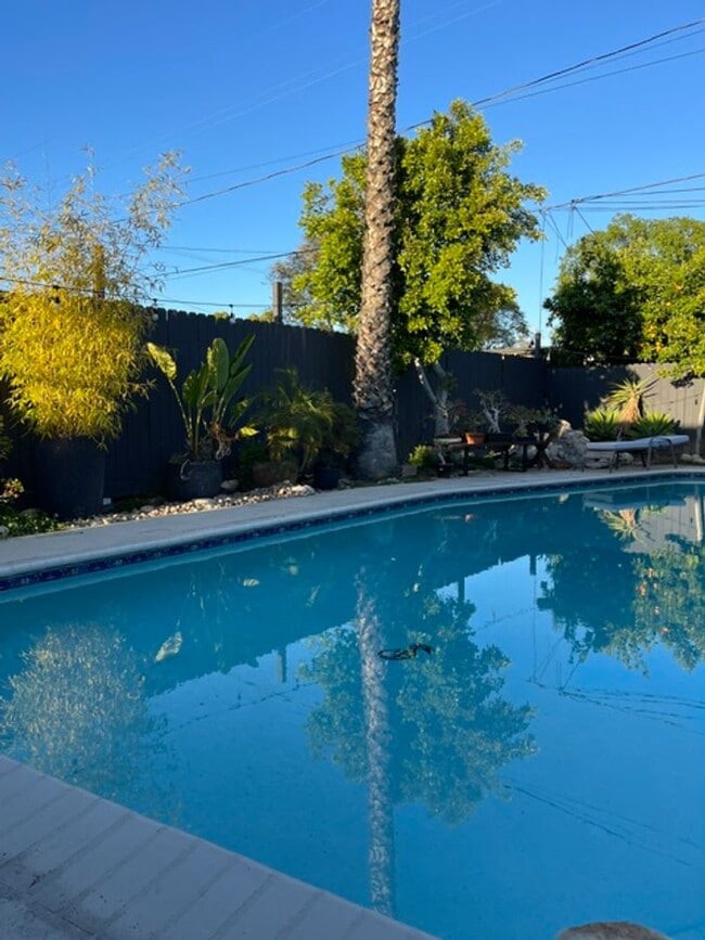 property at 6254 Agnes Ave