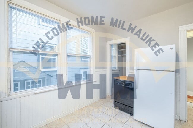 property at 1545 E Irving Pl