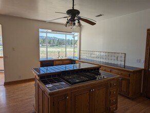 310 Arbor Ln in Big Bear, CA - Building Photo - Building Photo