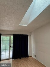 109 Versailles Ct in Trenton, NJ - Foto de edificio - Building Photo