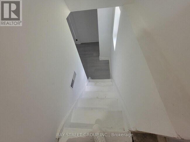 92 Nelson St W in Brampton, ON - Building Photo - Building Photo