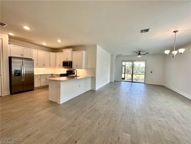 43860 Blue Heron Ln in Punta Gorda, FL - Foto de edificio - Building Photo