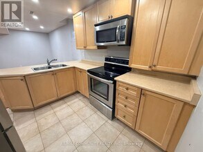 13 Marotta Ave in Brampton, ON - Building Photo - Building Photo