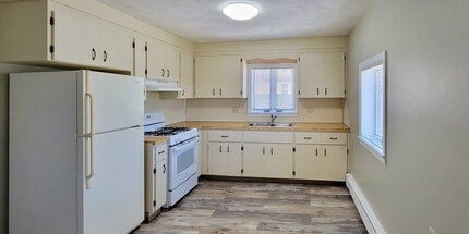 128 Malden St, Unit 2nd floor in Revere, MA - Building Photo - Building Photo