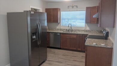 2042 Harley Ave in Sarasota, FL - Building Photo - Building Photo