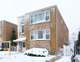 7177 W Addison St in Chicago, IL - Building Photo