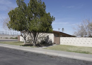 Avalon Greens Apartments in Scottsdale, AZ - Building Photo - Building Photo