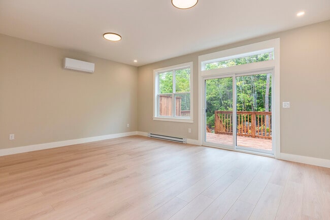 72 Colonial Cres, Unit 72 Colonial Crescent in Halifax, NS - Building Photo - Building Photo