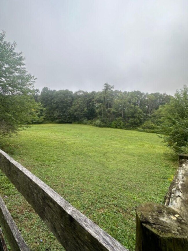 Amodeo Yellow Sulphur Properties, LLC in Blacksburg, VA - Foto de edificio - Building Photo