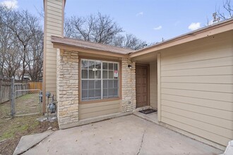 2216 Donahue Ln in Austin, TX - Building Photo - Building Photo