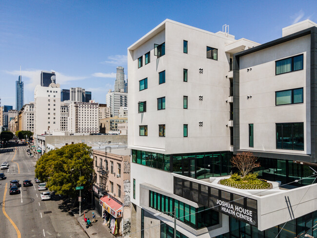 649 Lofts in Los Angeles, CA - Foto de edificio - Building Photo