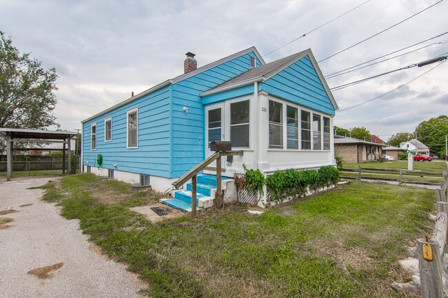 220 W Madison St in Springfield, MO - Building Photo - Building Photo