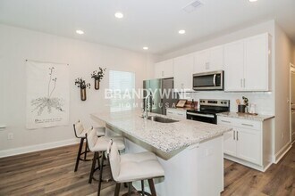 1036 Wildflower Dr in Wilmington, NC - Building Photo - Building Photo