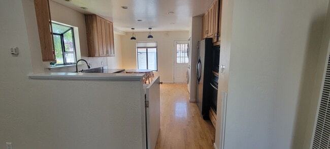 4938 Clinton Ave in Richmond, CA - Building Photo - Building Photo
