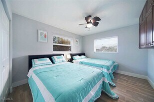 2633 SE 19th Pl in Cape Coral, FL - Building Photo