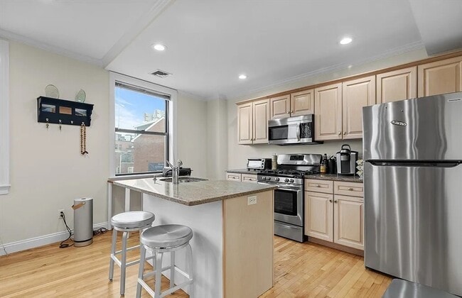 property at 454 Hanover St