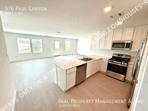 576 Paul Cyn in San Antonio, TX - Building Photo - Building Photo