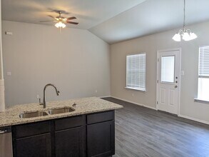 624 Heathers Wy in Seguin, TX - Building Photo - Building Photo