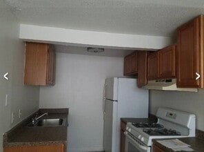 1910 Dutch Village Dr in Hyattsville, MD - Building Photo - Building Photo