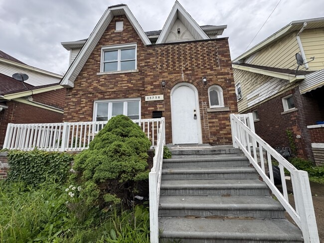 property at 15758 Wisconsin St