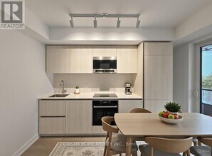 120 Broadway Ave in Toronto, ON - Building Photo - Building Photo