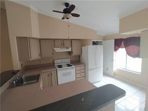 145 Long Leaf Pine Cir in Sanford, FL - Foto de edificio - Building Photo