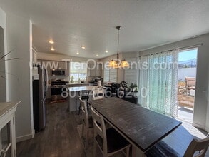 8054 Oakridge Park Dr in West Jordan, UT - Building Photo - Building Photo