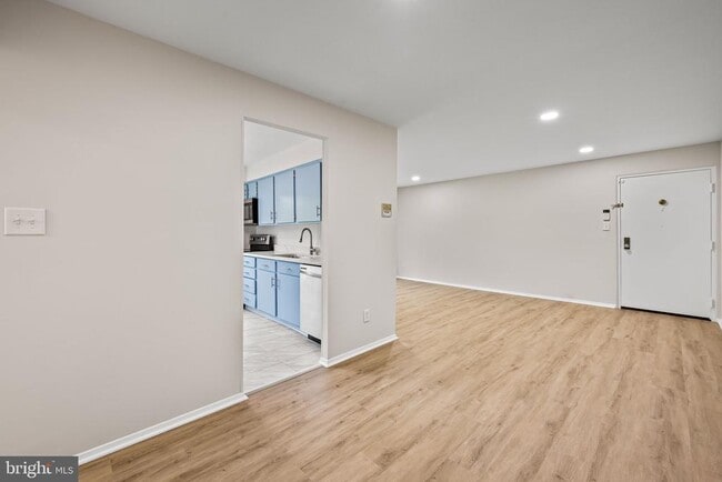 1 Summit Hill Ct in Baltimore, MD - Building Photo - Building Photo