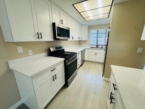 1104 Via Montoya in Camarillo, CA - Building Photo - Building Photo