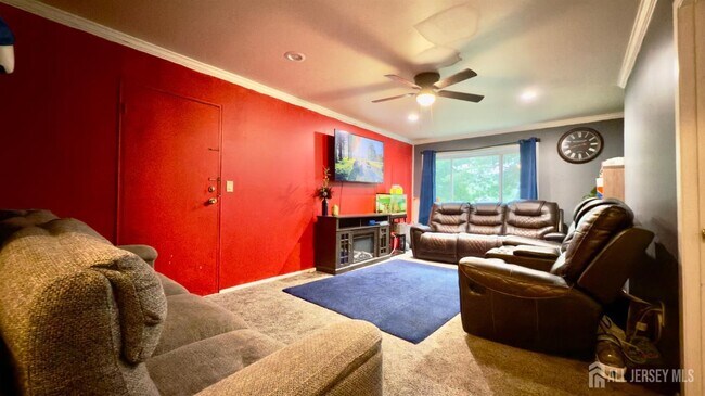 7 Lake Ave in East Brunswick, NJ - Building Photo - Building Photo