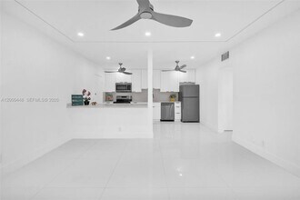 770 SE 2nd Ave, Unit B216 in Deerfield Beach, FL - Building Photo - Building Photo