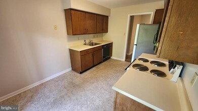 300 Chapel Ct-Unit -323 in Walkersville, MD - Building Photo - Building Photo