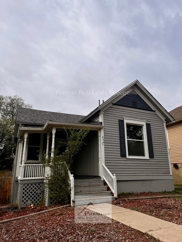 property at 3306 1/2 W Platte Ave