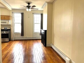 132 Griffith St in Jersey City, NJ - Building Photo - Building Photo