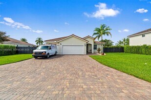 12750 SW 225th St in Goulds, FL - Building Photo