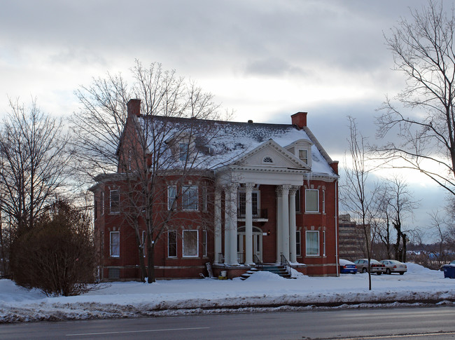 1040 Lake Ave in Rochester, NY - Building Photo - Building Photo