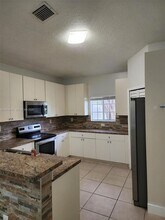 1231 NE 32nd Ave in Homestead, FL - Building Photo - Building Photo