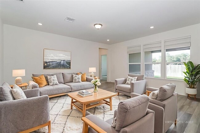 property at 1621 Stinnett Dr